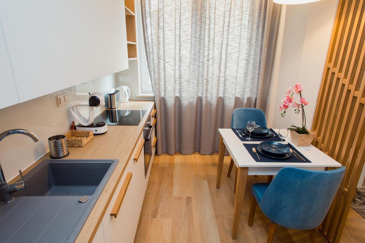 Shortstaypoland Apartament *